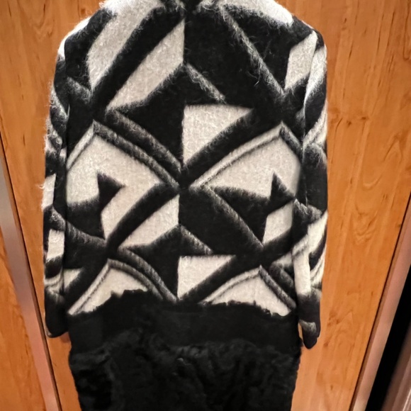 Coat - Picture 2 of 6